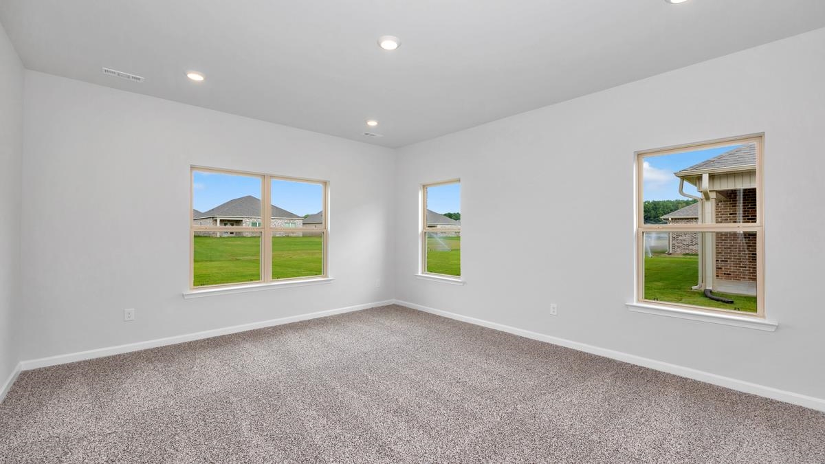 580 Riverdale Dr Property Photo 16