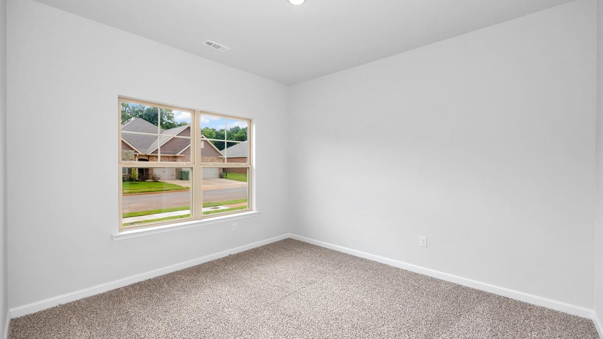 580 Riverdale Dr Property Photo 23
