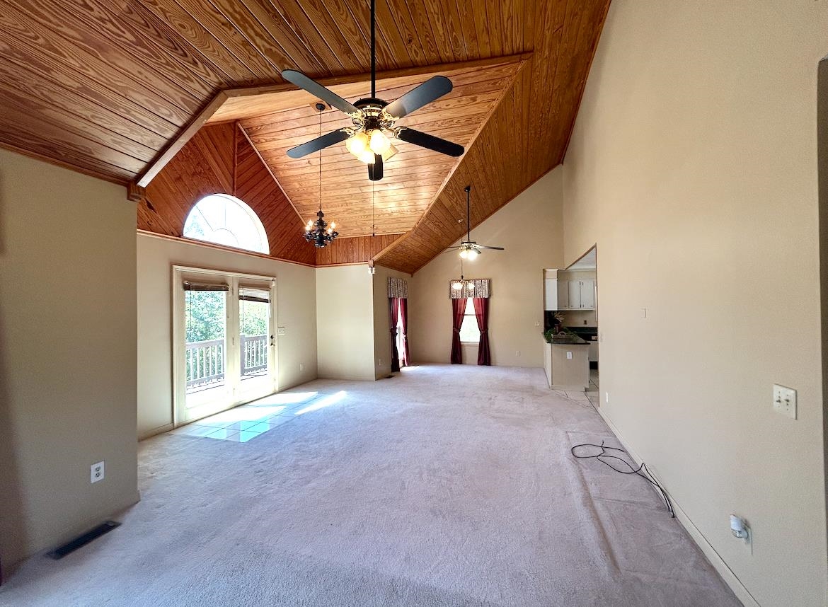 720 Riverside Ln Property Photo 8