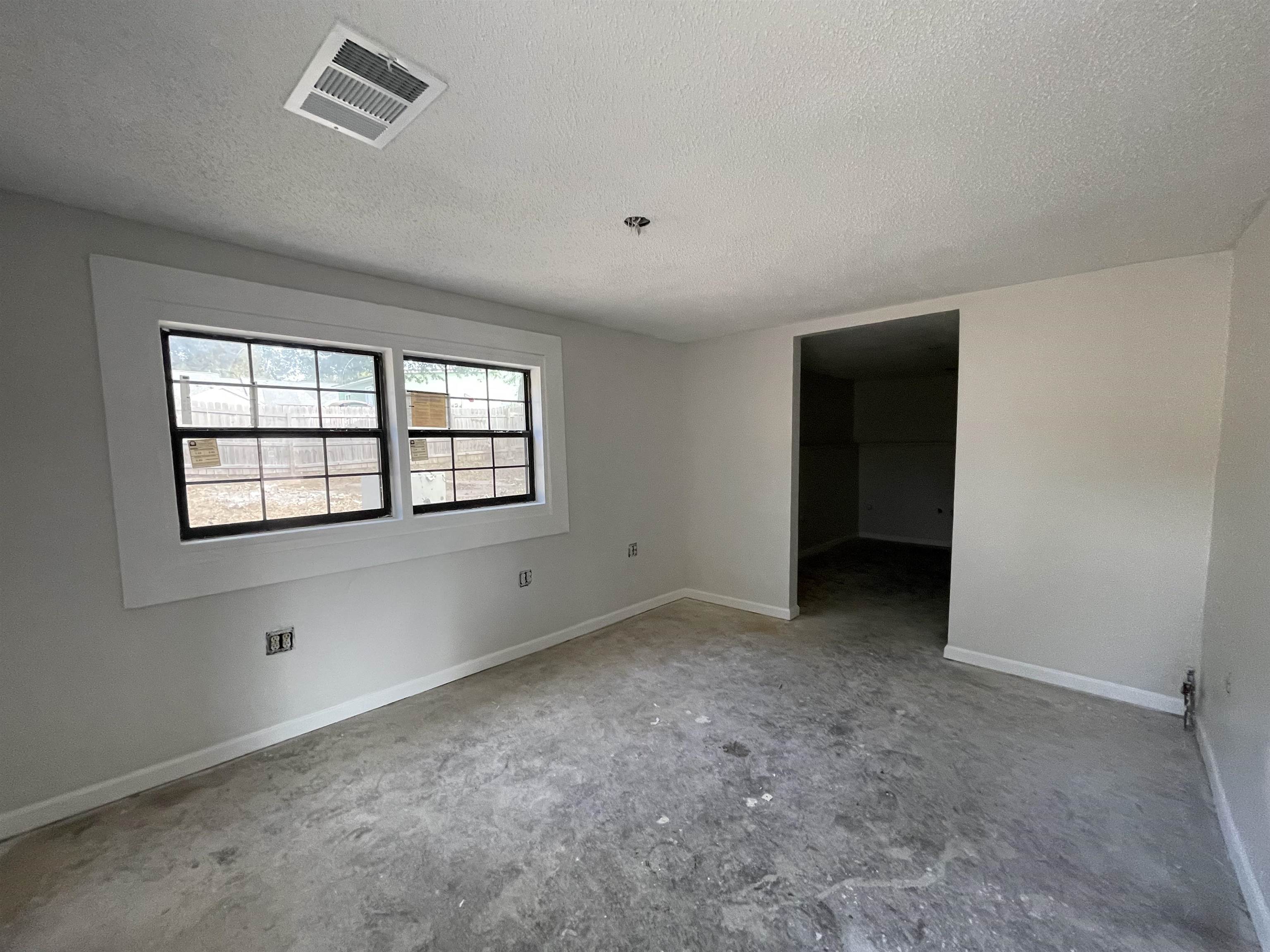 3240 N Watkins St Property Photo 6