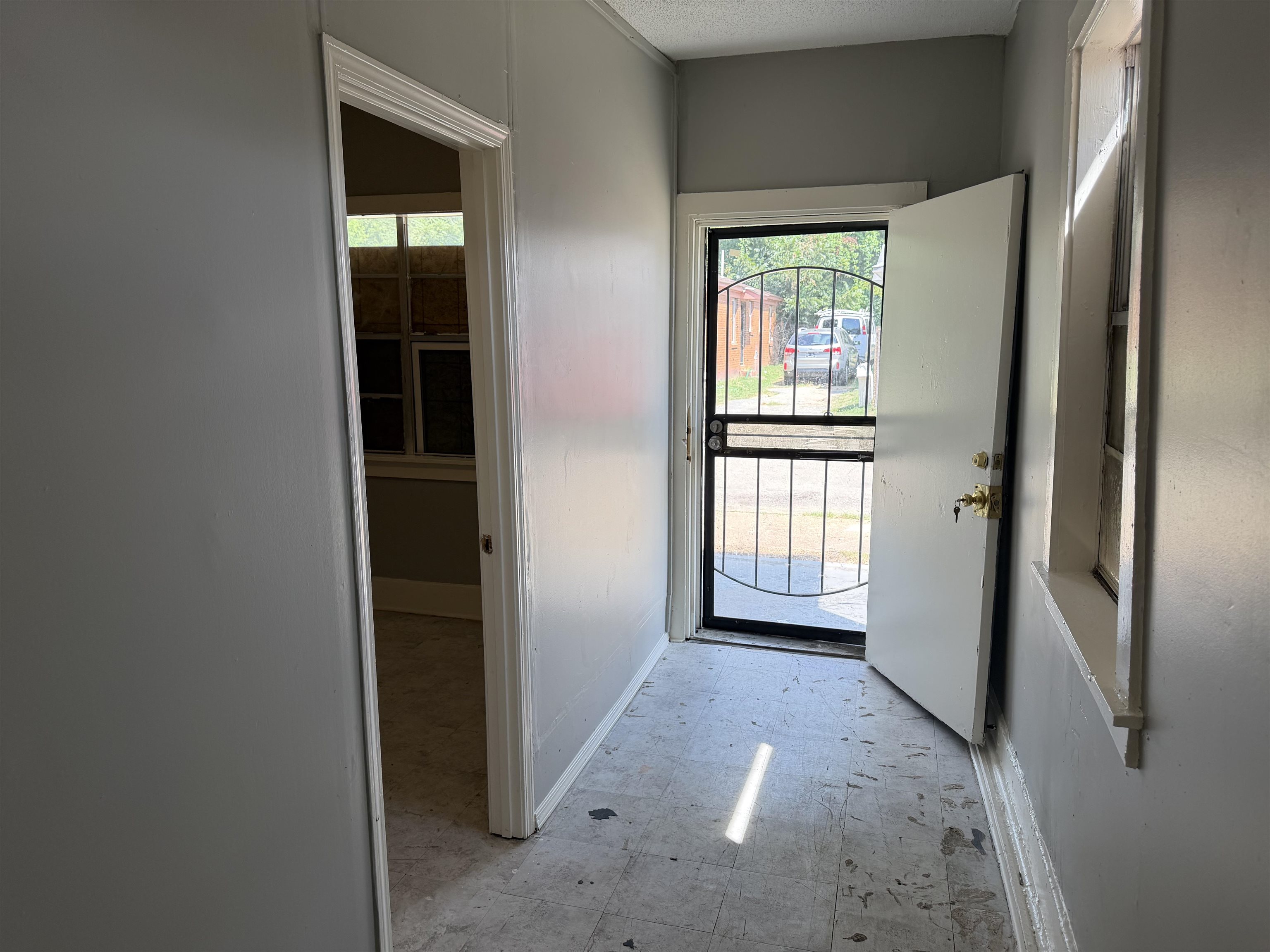 855 Hilton St Property Photo 7