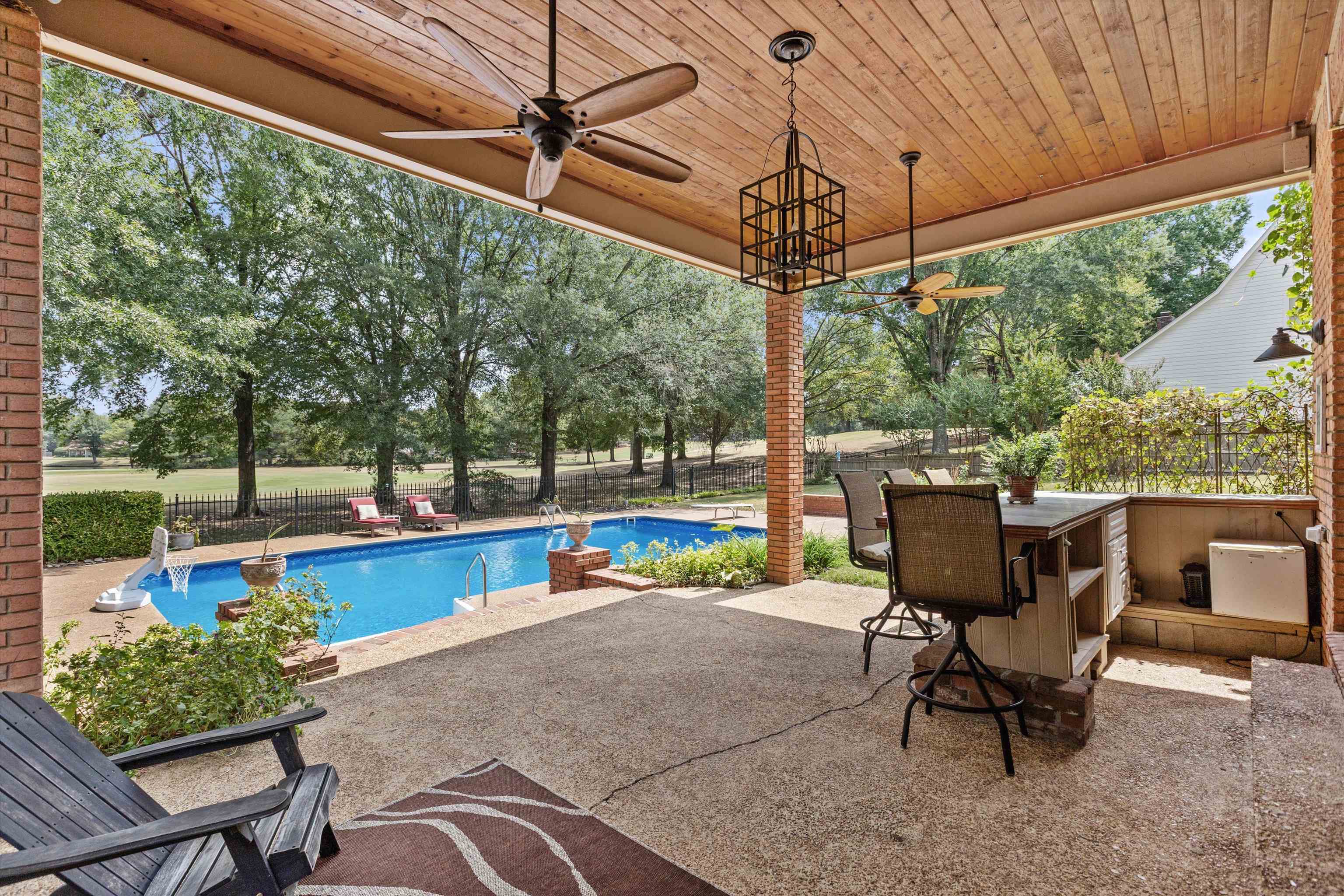 2800 E Levee Oaks Dr Property Photo 1