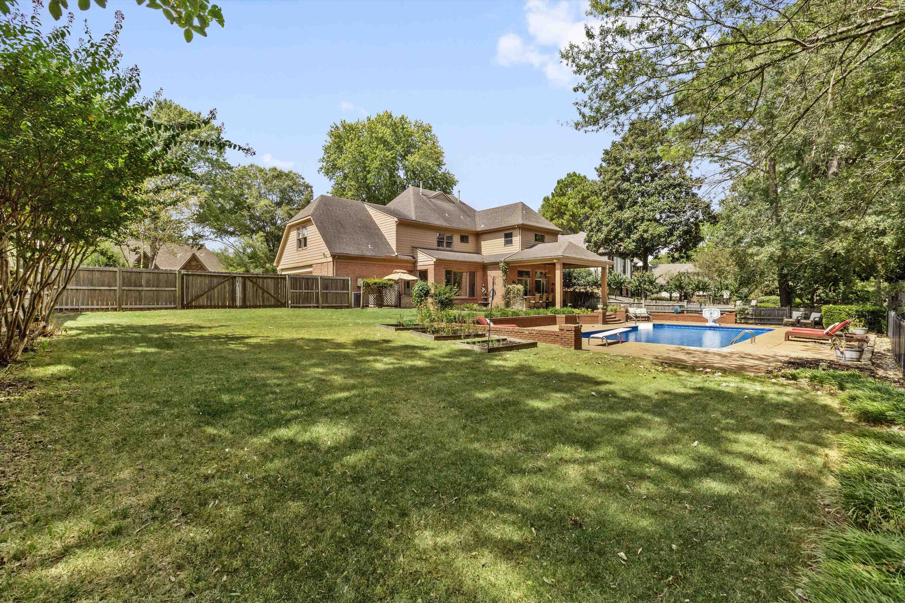 2800 E Levee Oaks Dr Property Photo 2