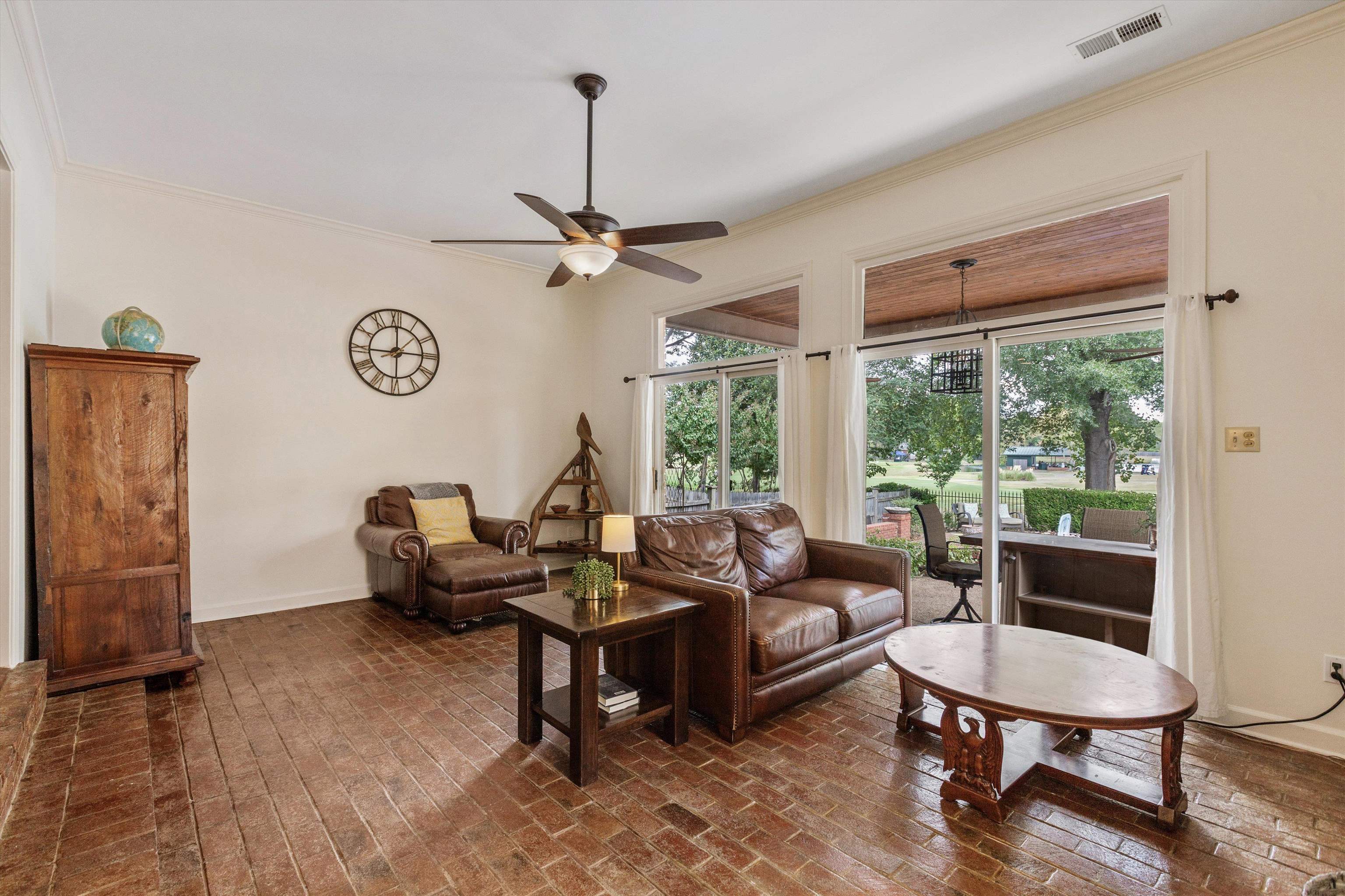 2800 E Levee Oaks Dr Property Photo 10