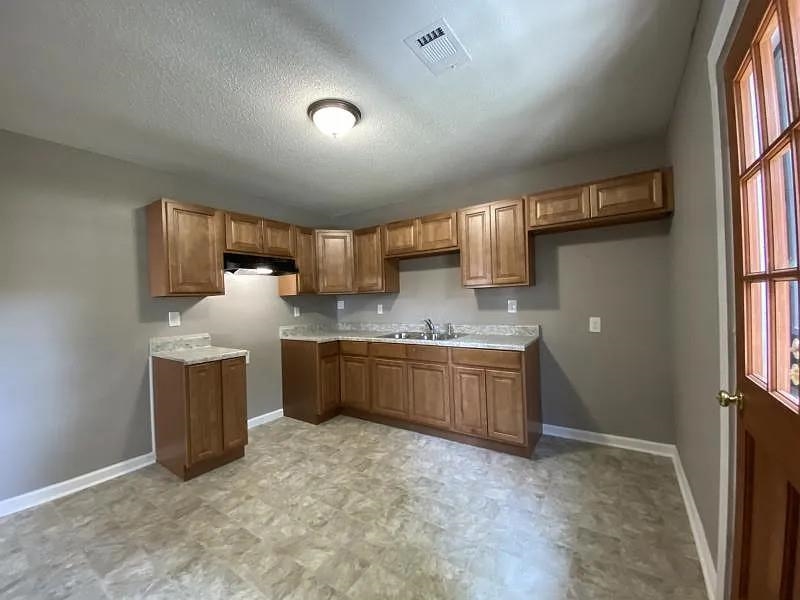 247 Modder Ave Property Photo 3