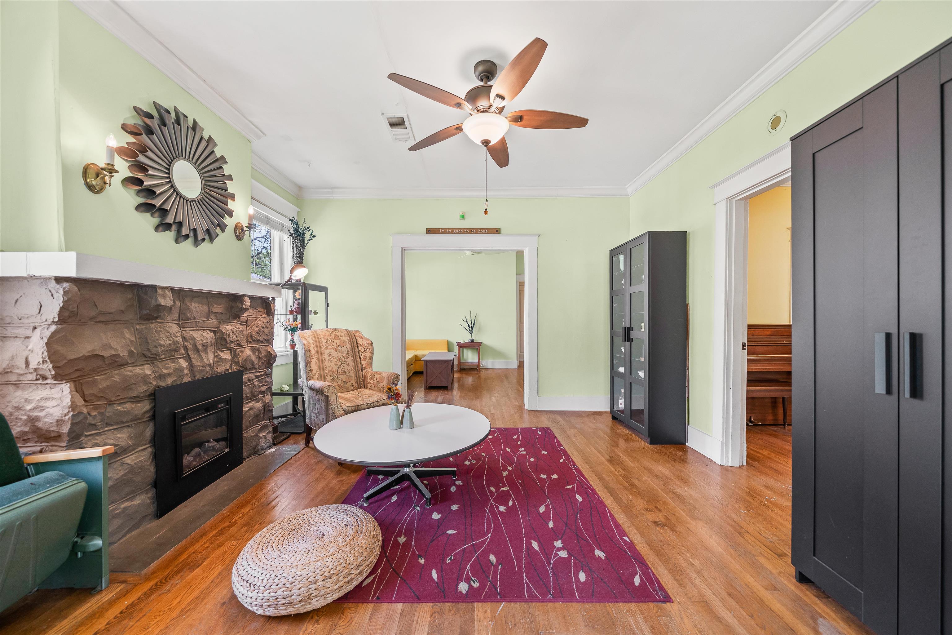 670 Maury St Property Photo 3
