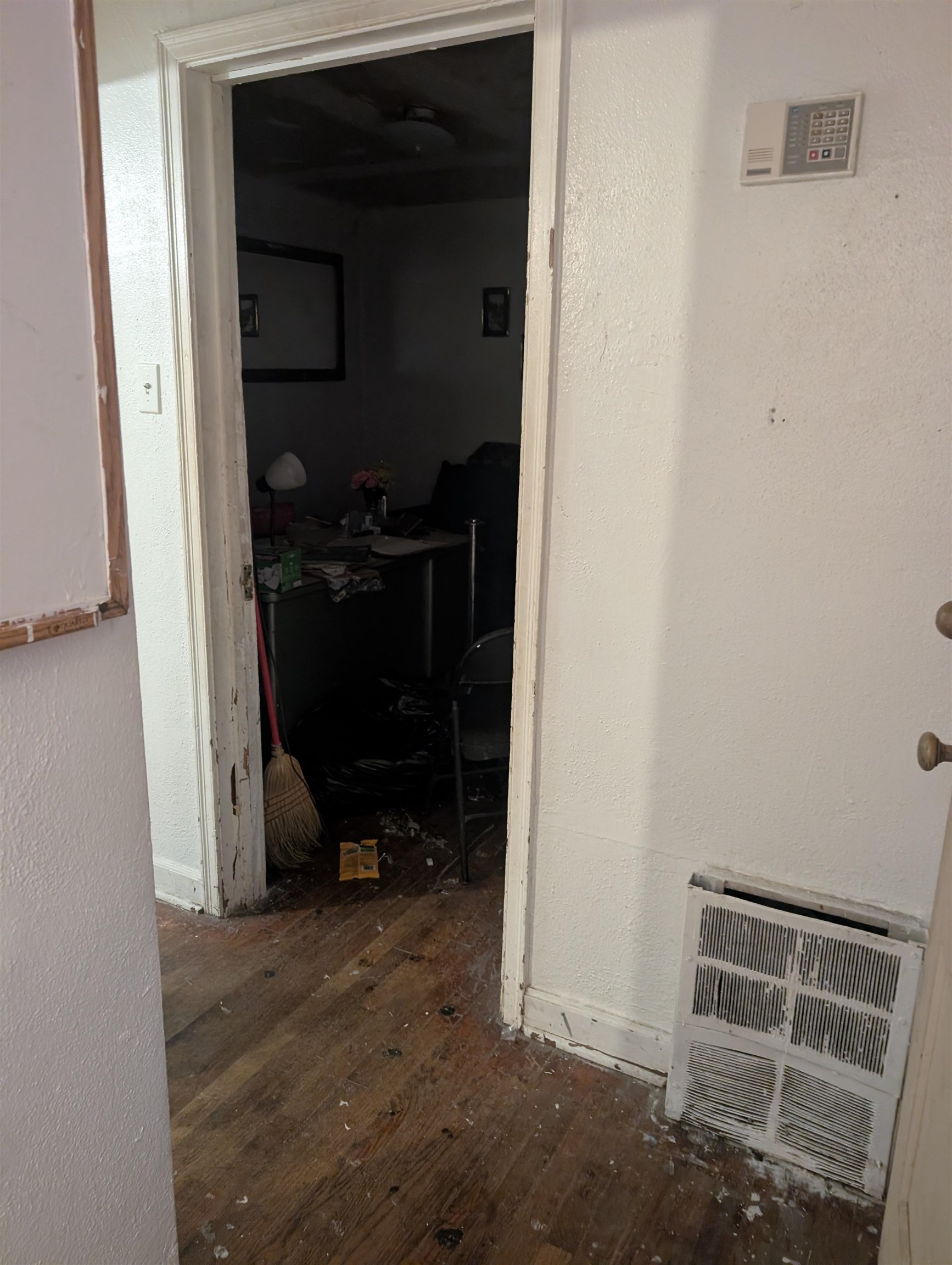 18 E Mitchell Rd Property Photo 9