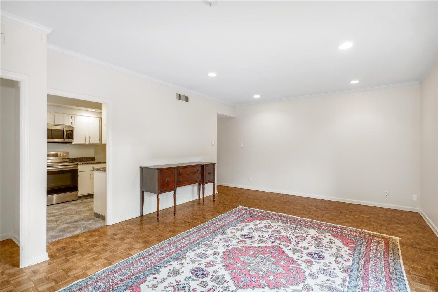 475 N Highland St 1k Property Photo 12