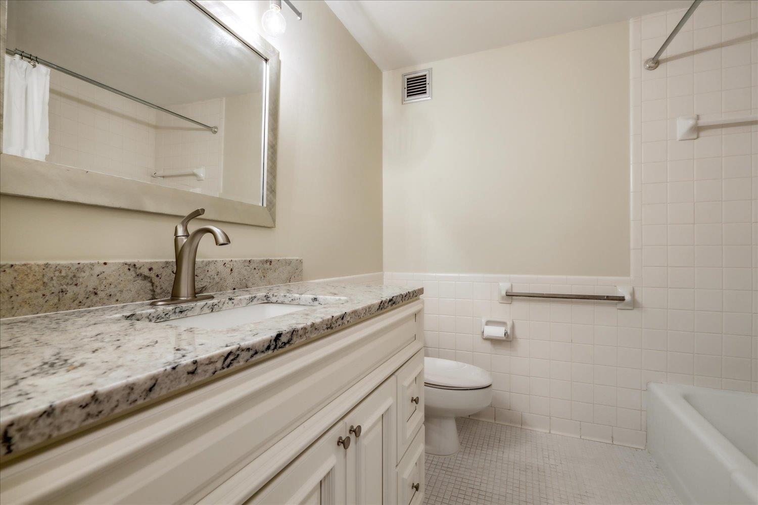 475 N Highland St 1k Property Photo 21