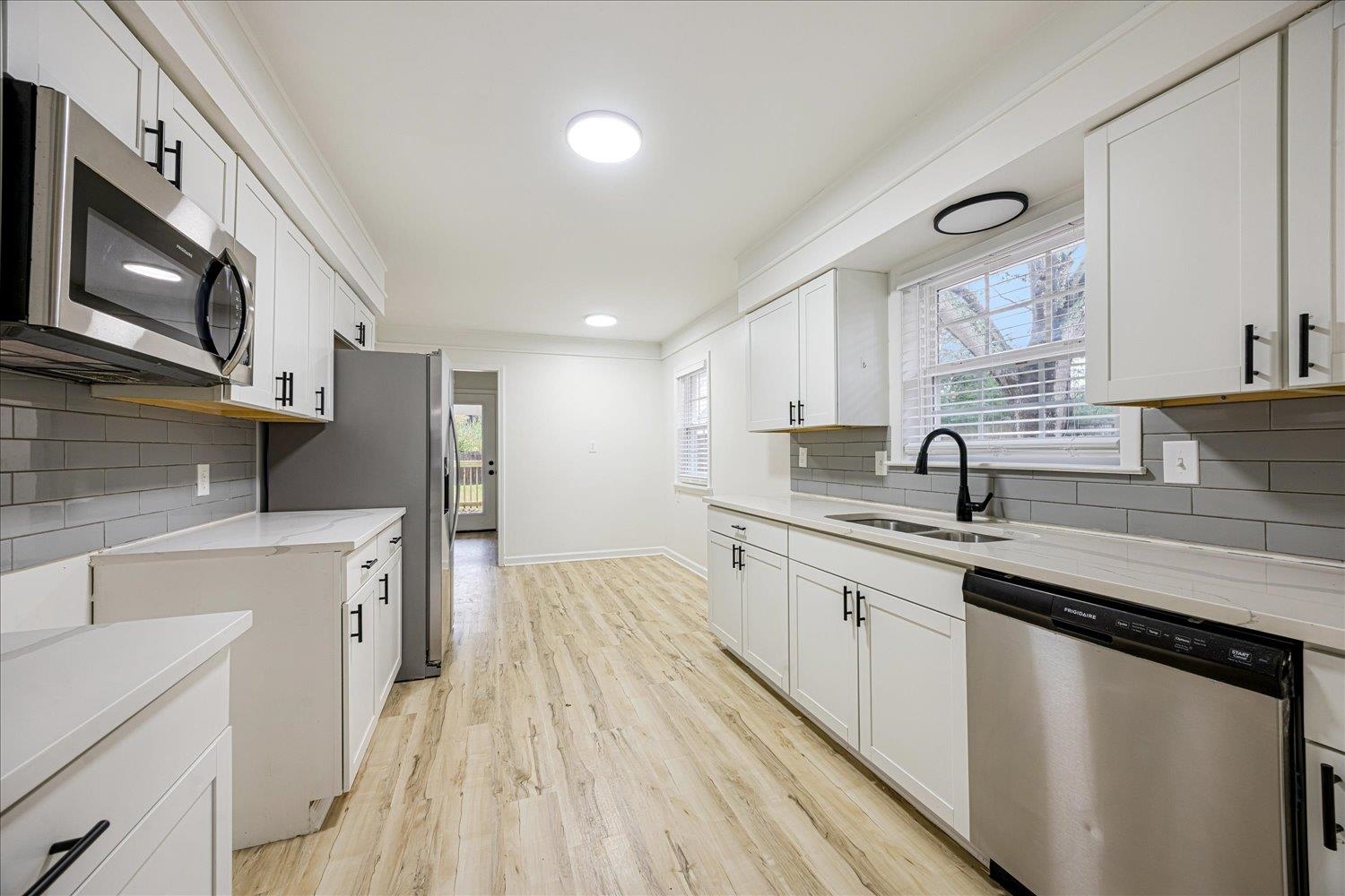 505 Eastbourne Pl Property Photo 10