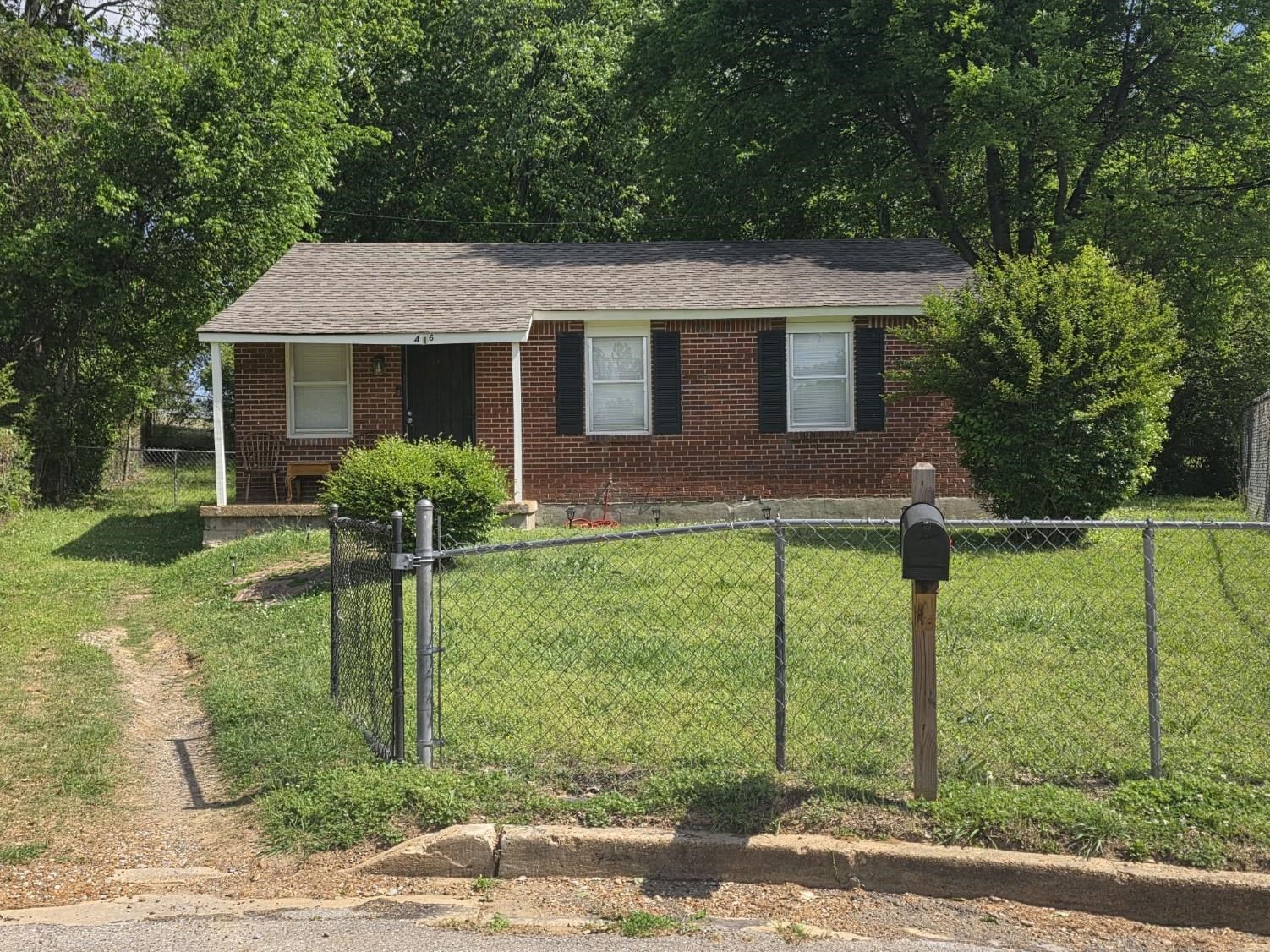 416 CARBON CV Property Photo 1