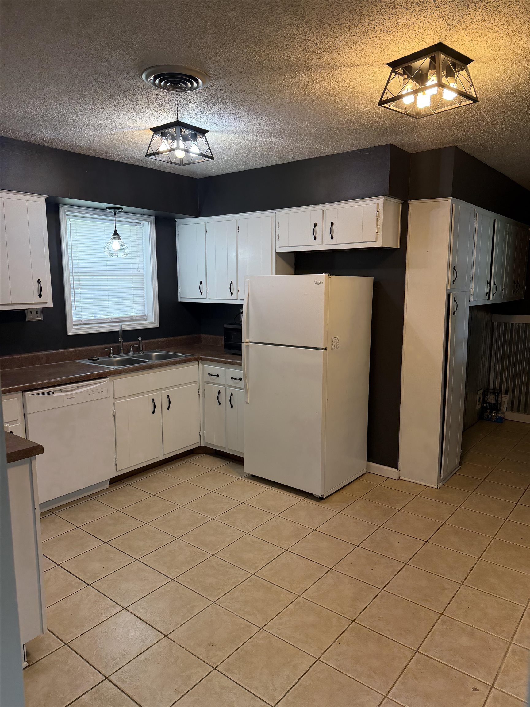 7919 Max St Property Photo 6