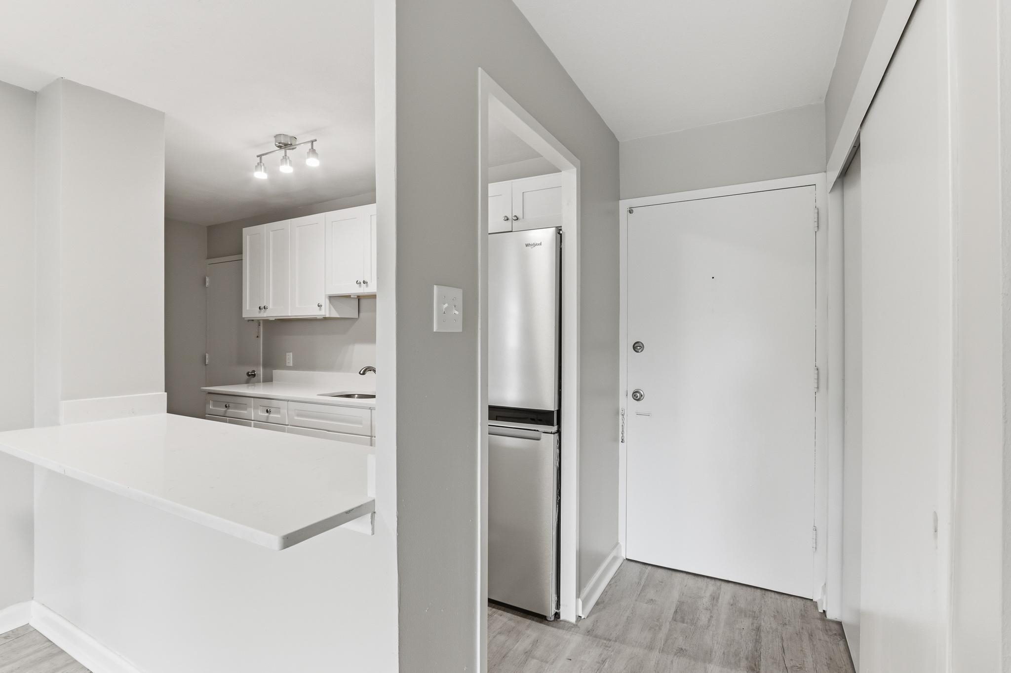 2277 Union Ave 409 Property Photo 4