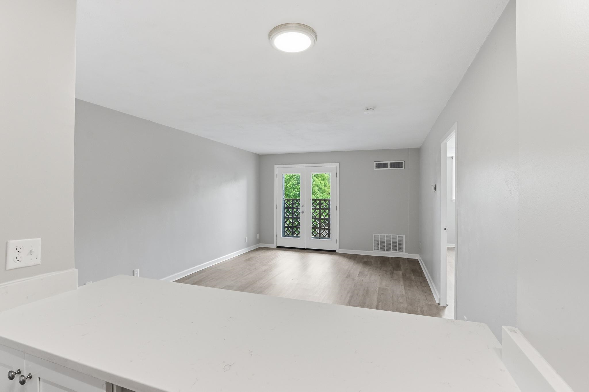 2277 Union Ave 409 Property Photo 8