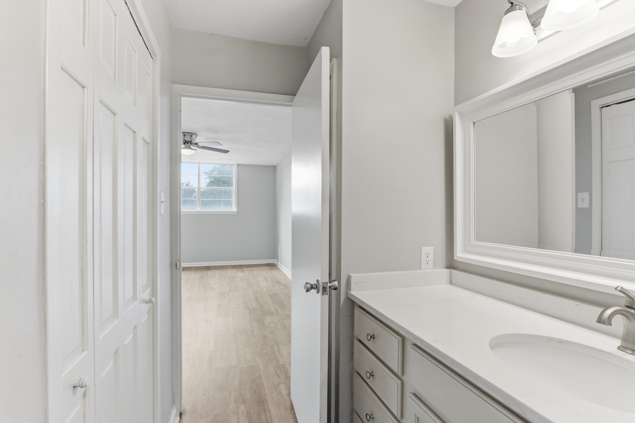2277 Union Ave 409 Property Photo 16