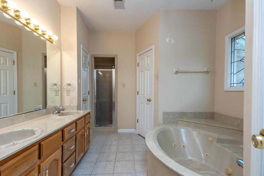 780 Autumn Winds Dr Property Photo 22