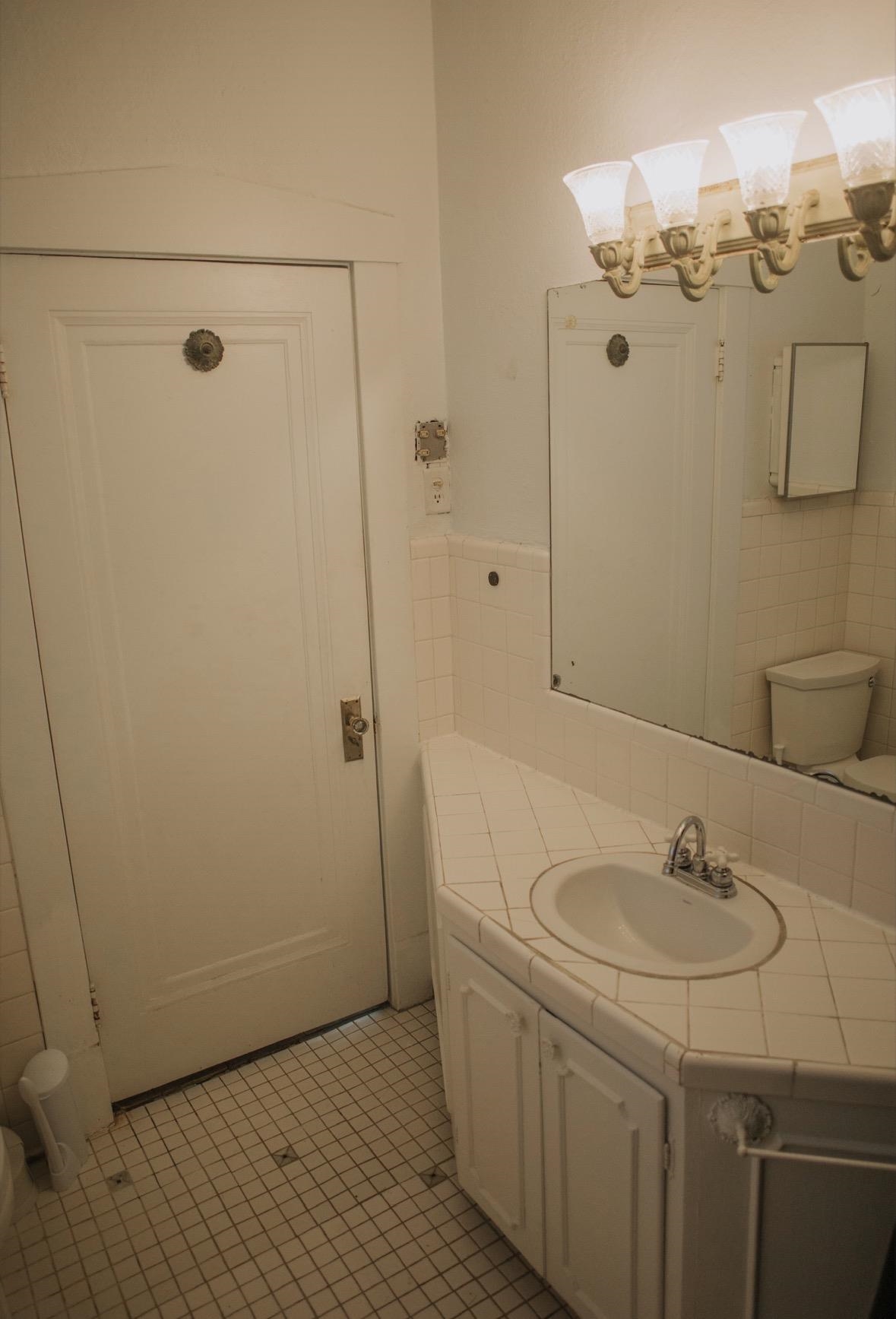 230 Lake Dr Property Photo 14