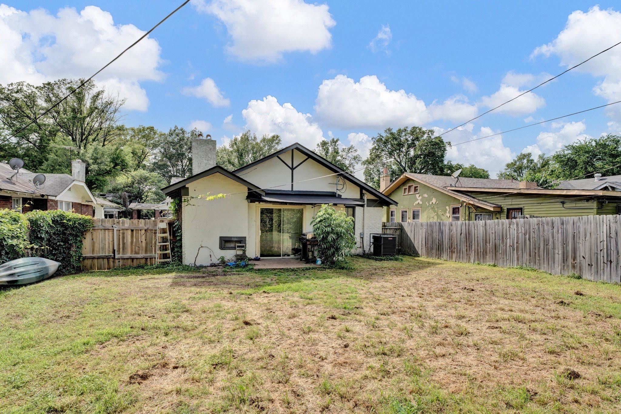 1150 Tanglewood St Property Photo 10