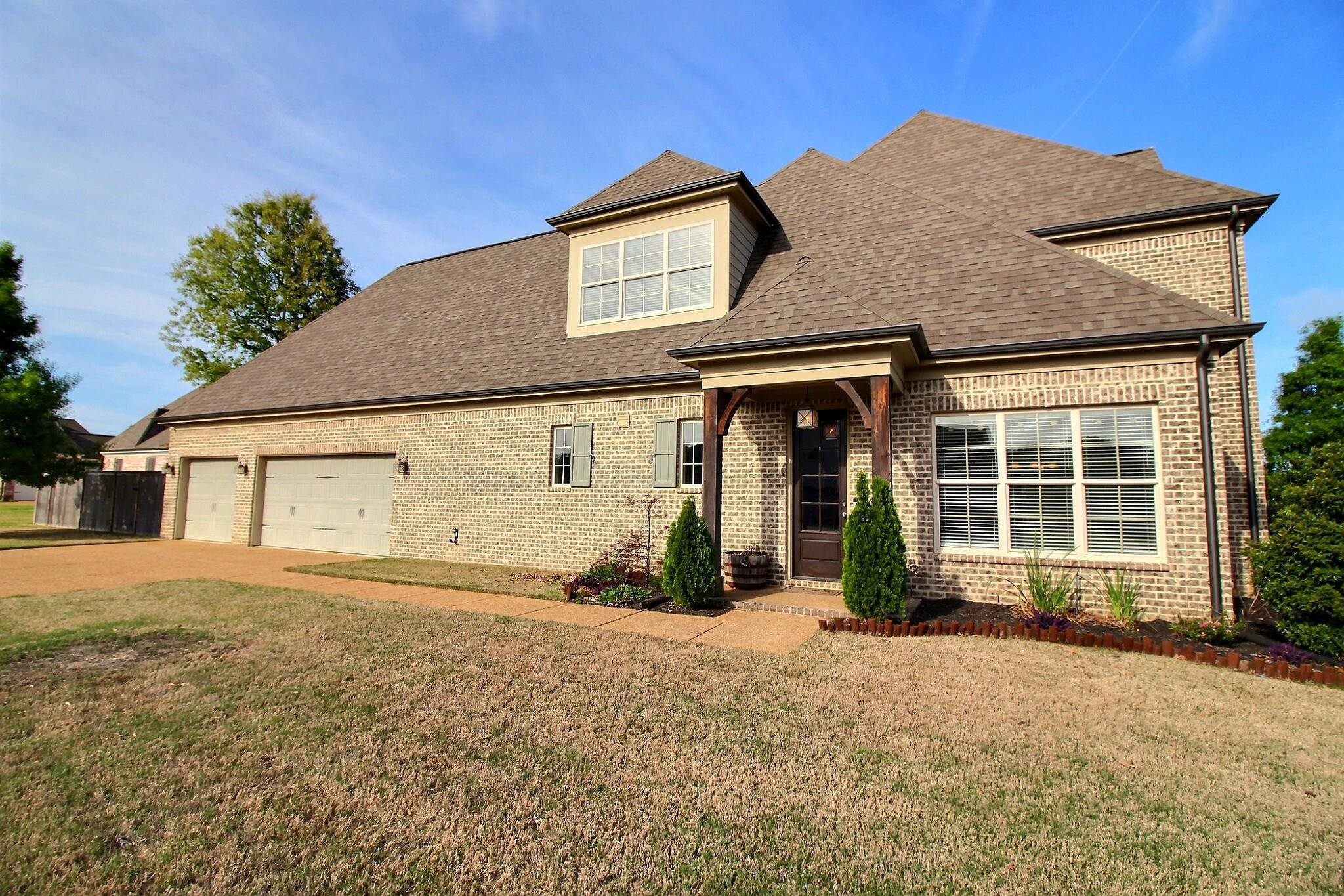 867 Cypress Pond Dr Property Photo 3