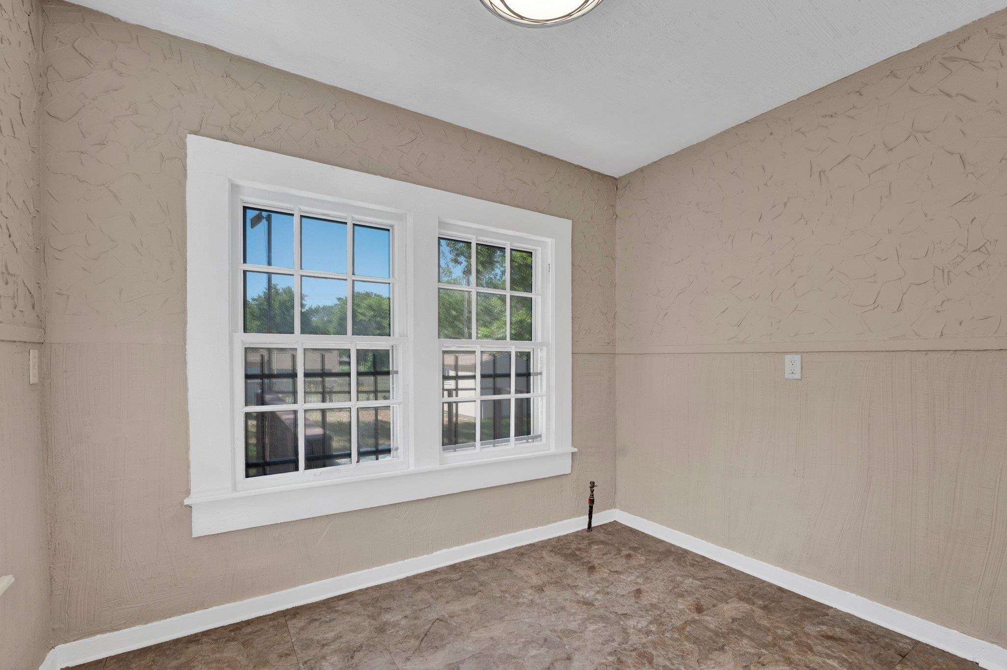 1701 Vesey Ave Property Photo 23