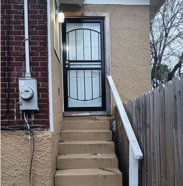1382 S Parkway Ave E Property Photo 2