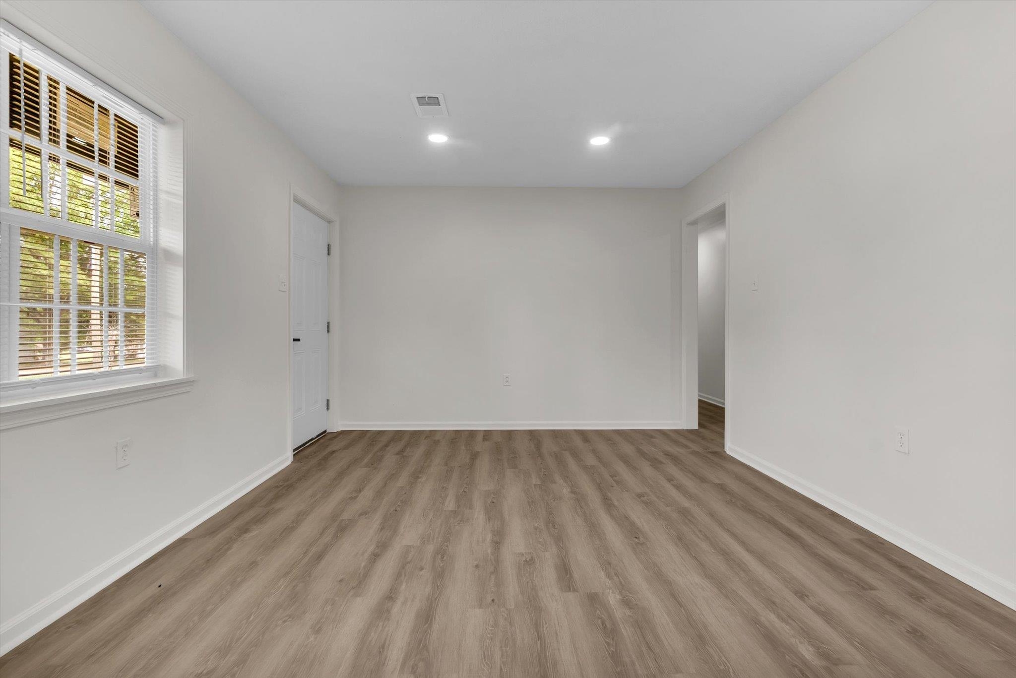 129 Tatlock Cir Property Photo 4