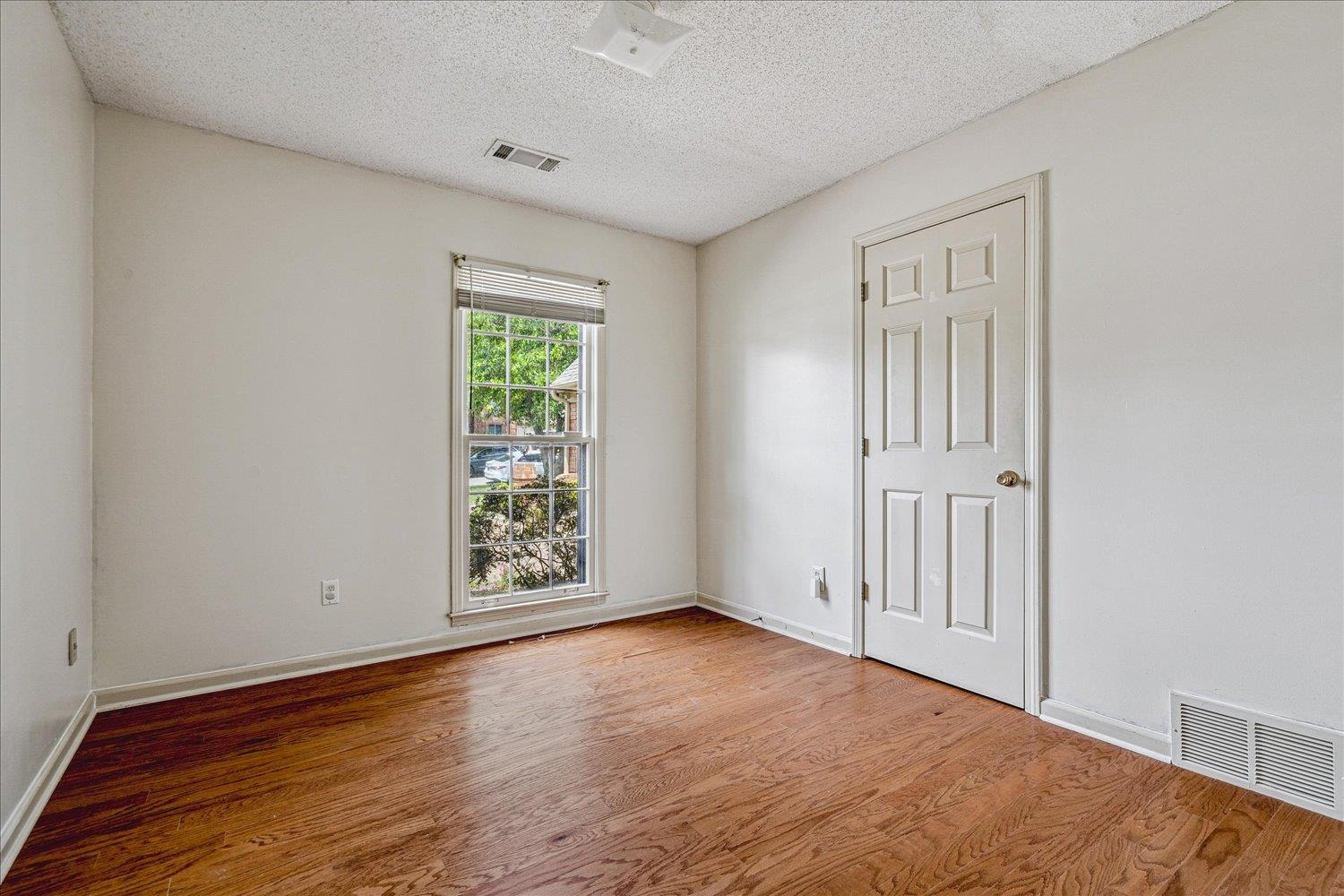 8529 Buckhurst Rd Property Photo 25