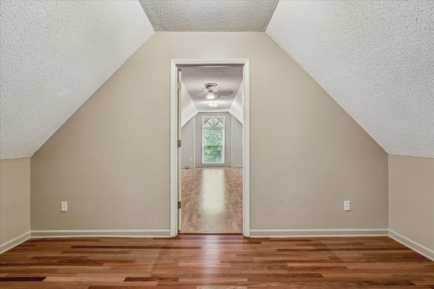 8529 Buckhurst Rd Property Photo 29