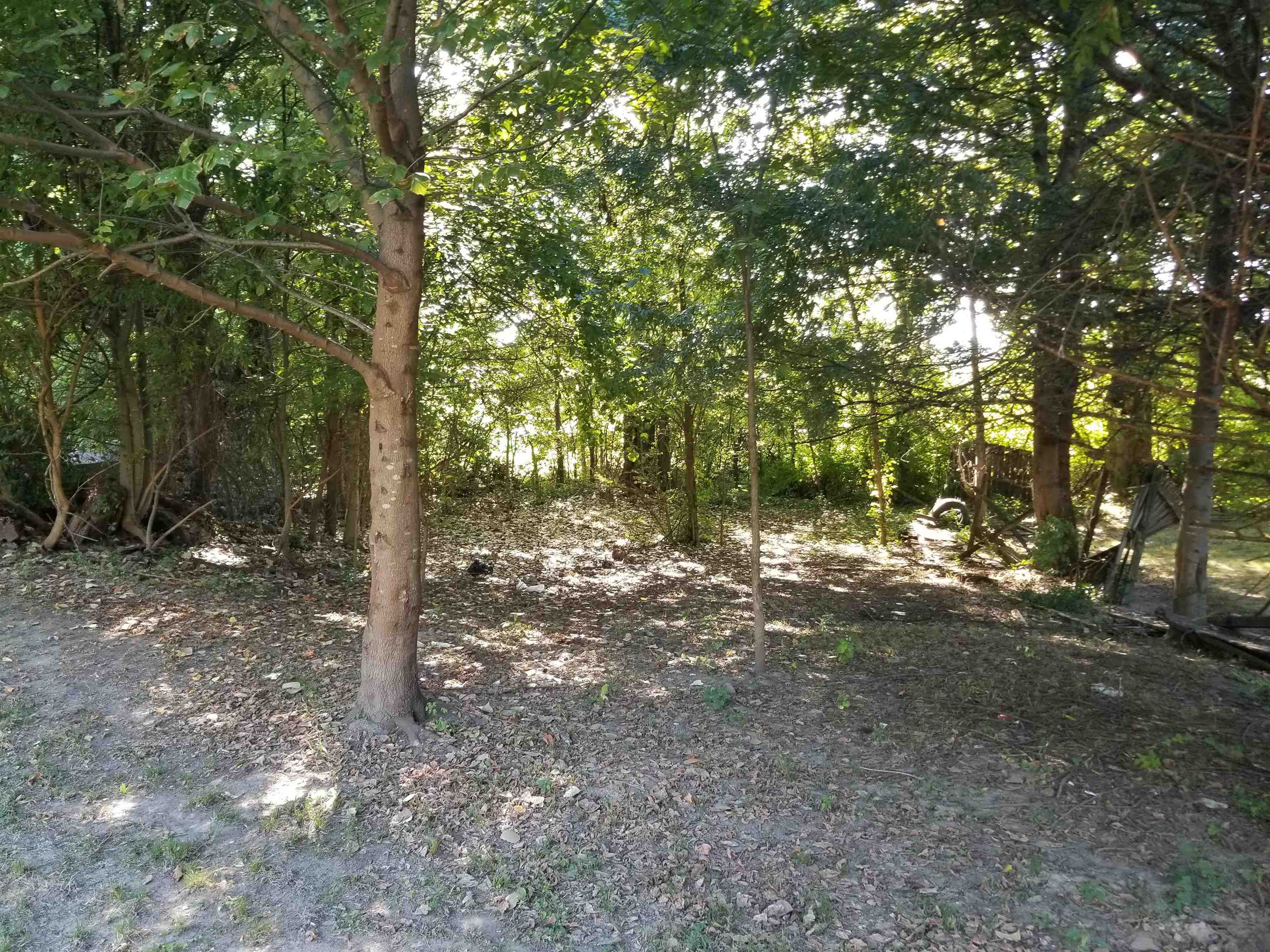 1437 Davis St Property Photo 2