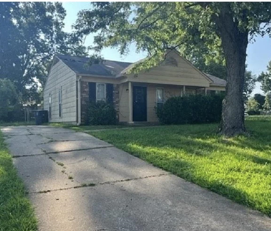 4360 HOWARDCREST DR Property Photo 1