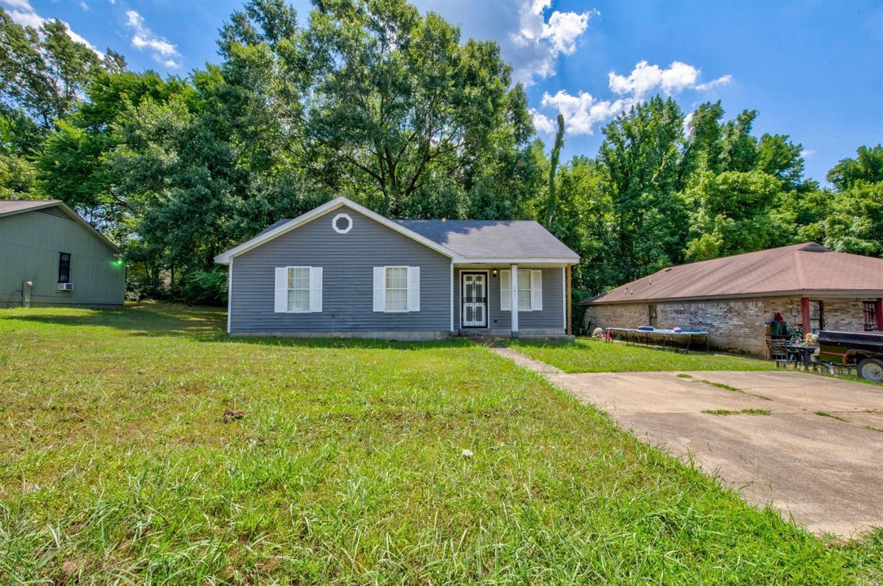 3872 Windermere Dr Property Photo 1