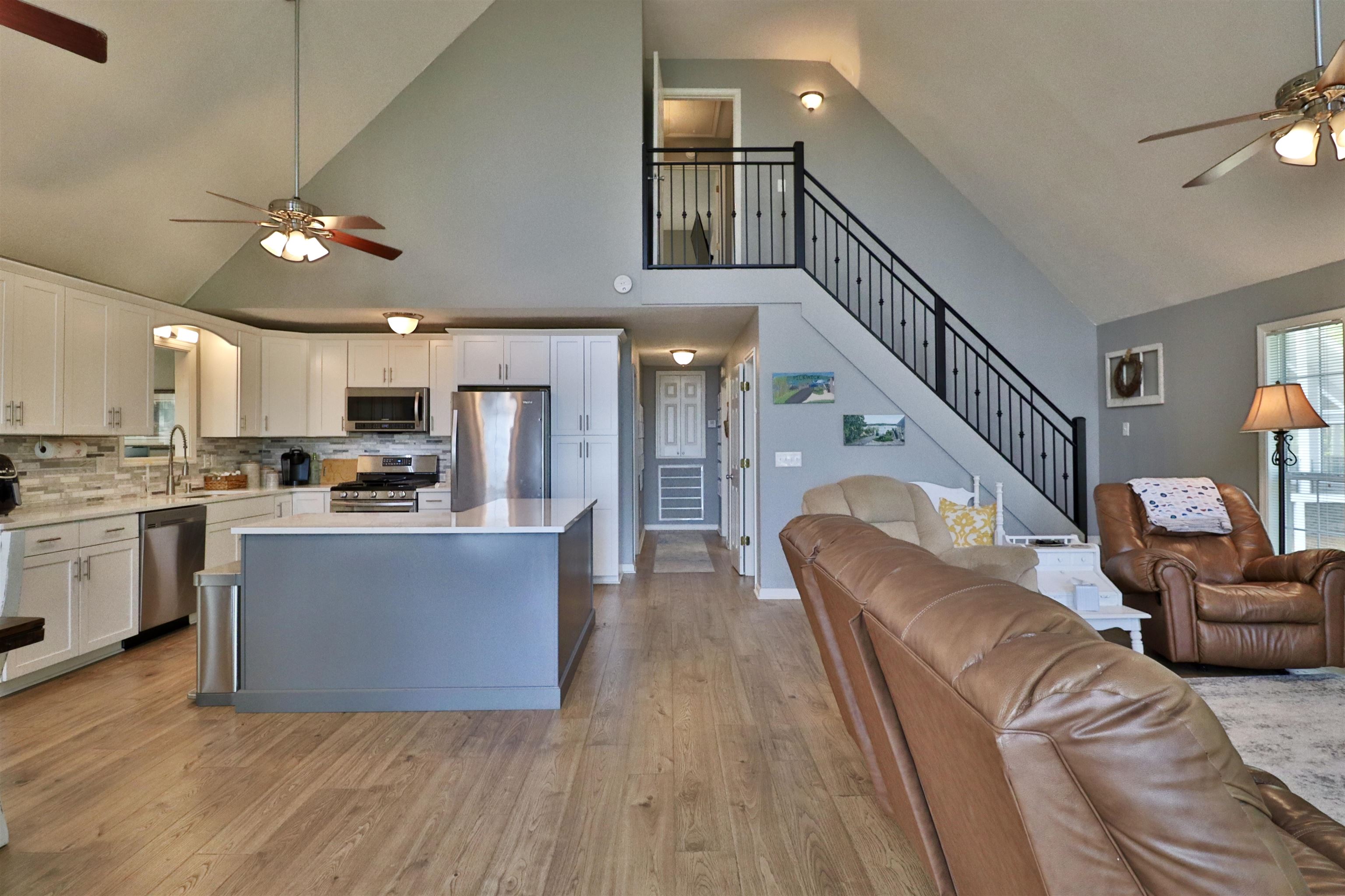 390 Quarry Hollow Pt Property Photo 6