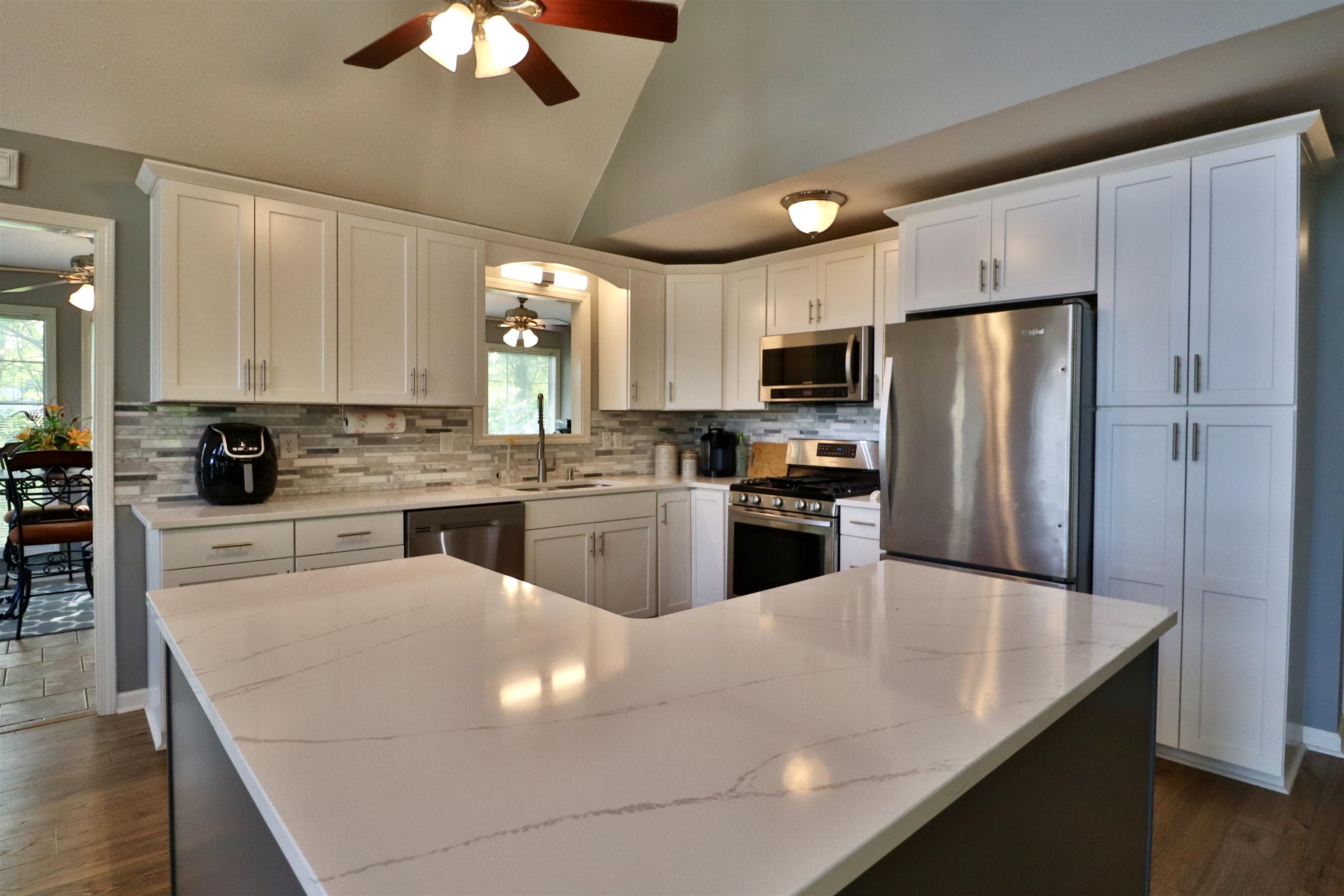 390 Quarry Hollow Pt Property Photo 9