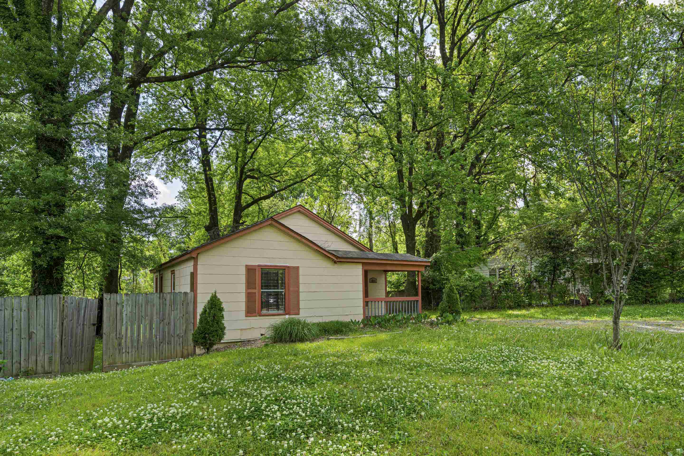 3066 Redbud Rd Property Photo 2