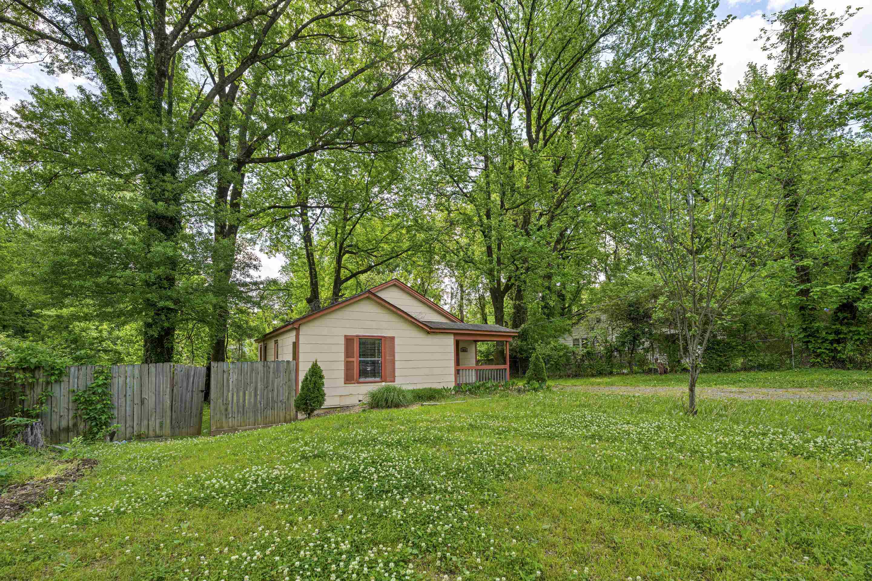 3066 Redbud Rd Property Photo 3