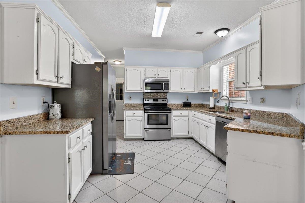 6220 Daybreak Dr Property Photo 6
