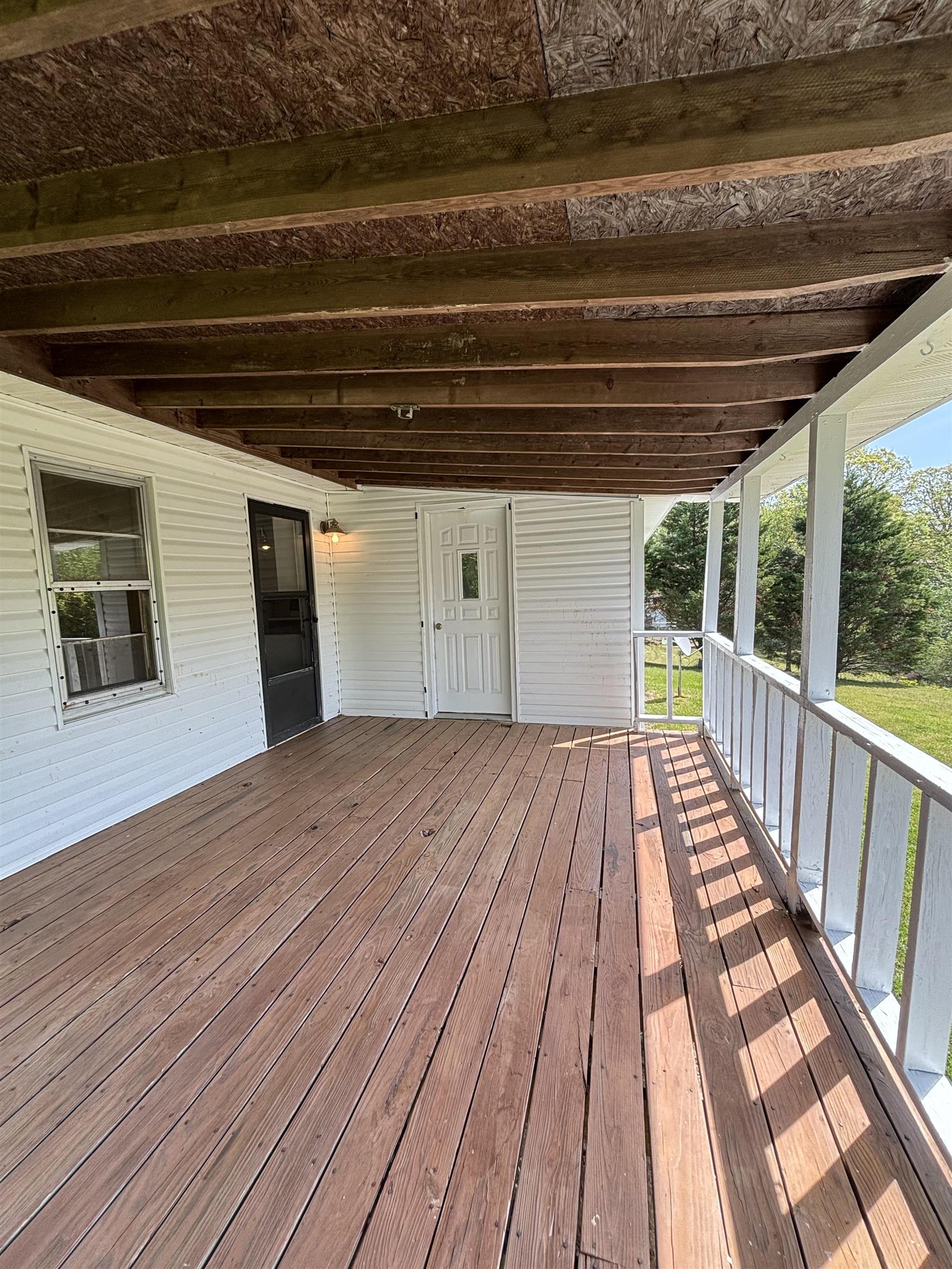 471 Hillcrest St Property Photo 2
