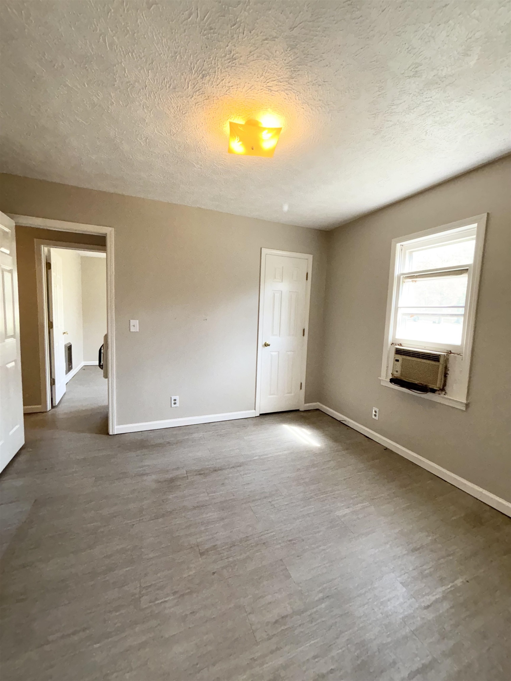 471 Hillcrest St Property Photo 14
