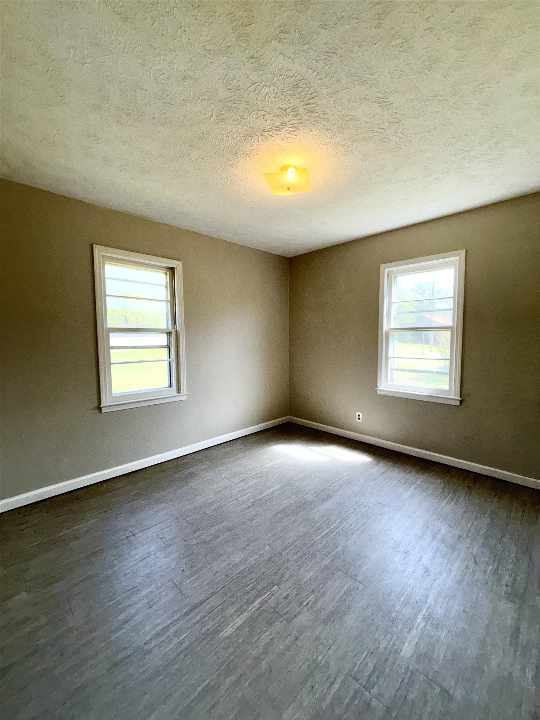 471 Hillcrest St Property Photo 15