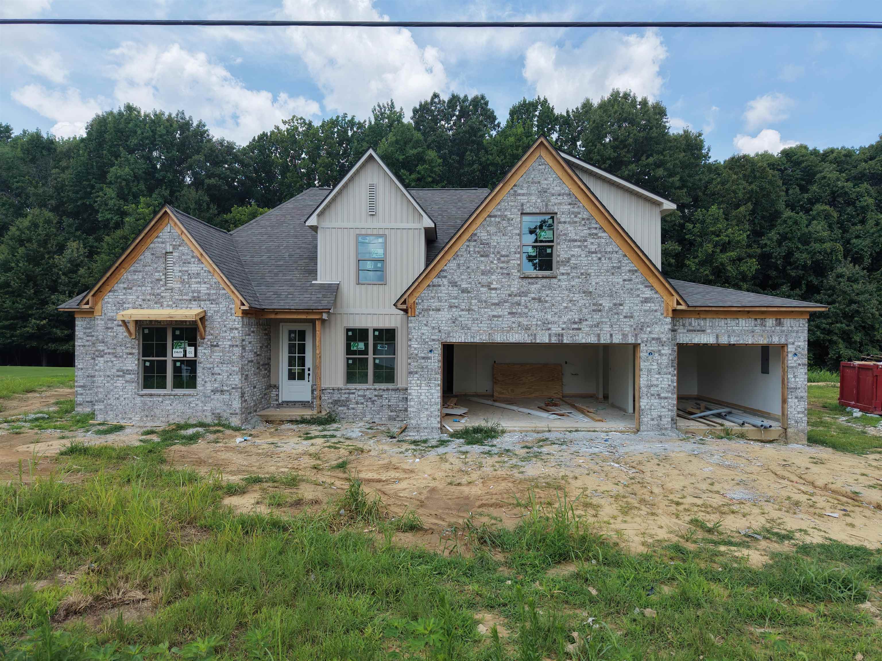 515 GARLAND DR Property Photo 1