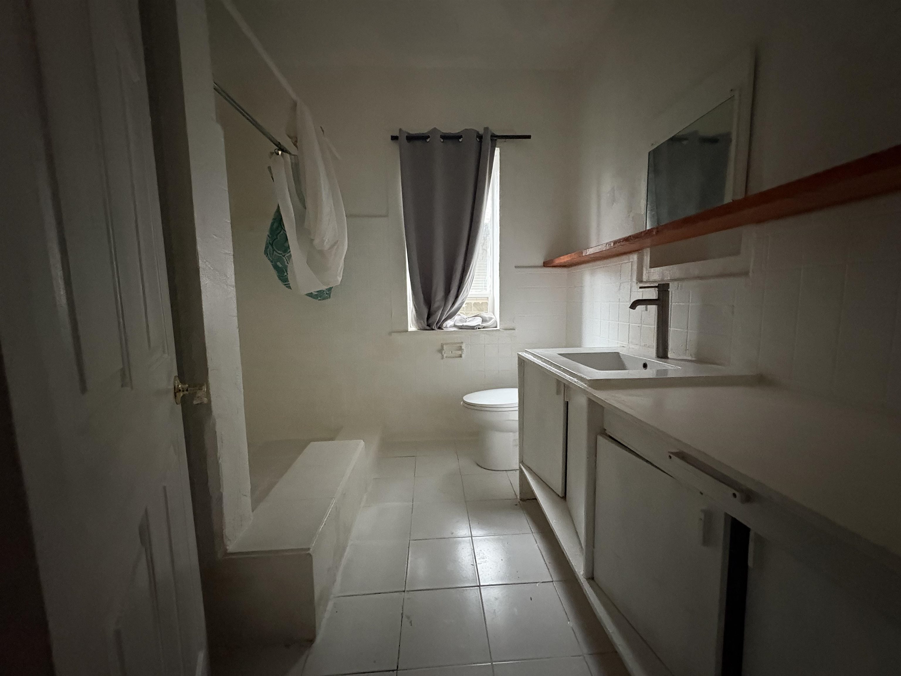 1637 Linden Ave Property Photo 5
