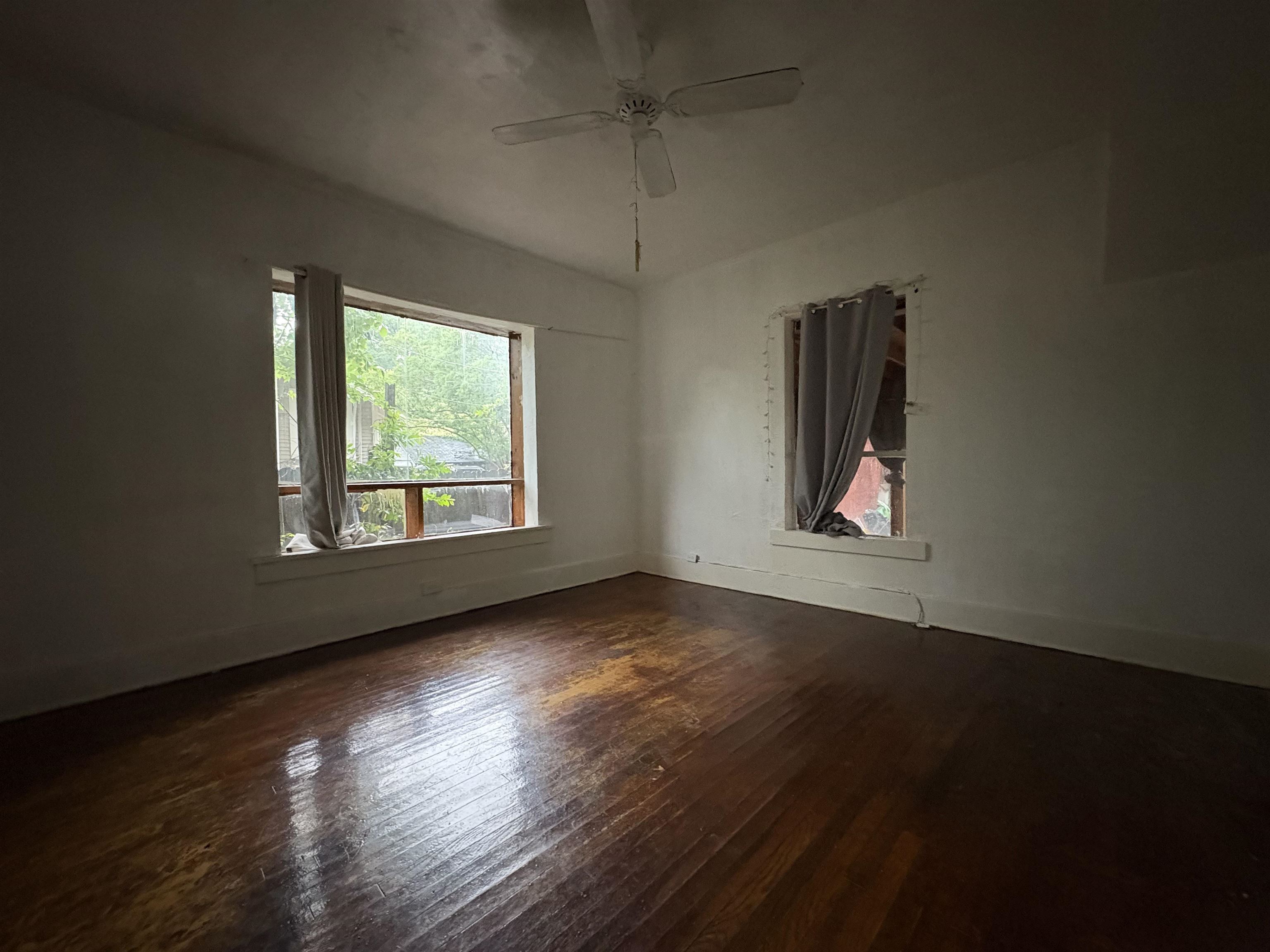 1637 Linden Ave Property Photo 7
