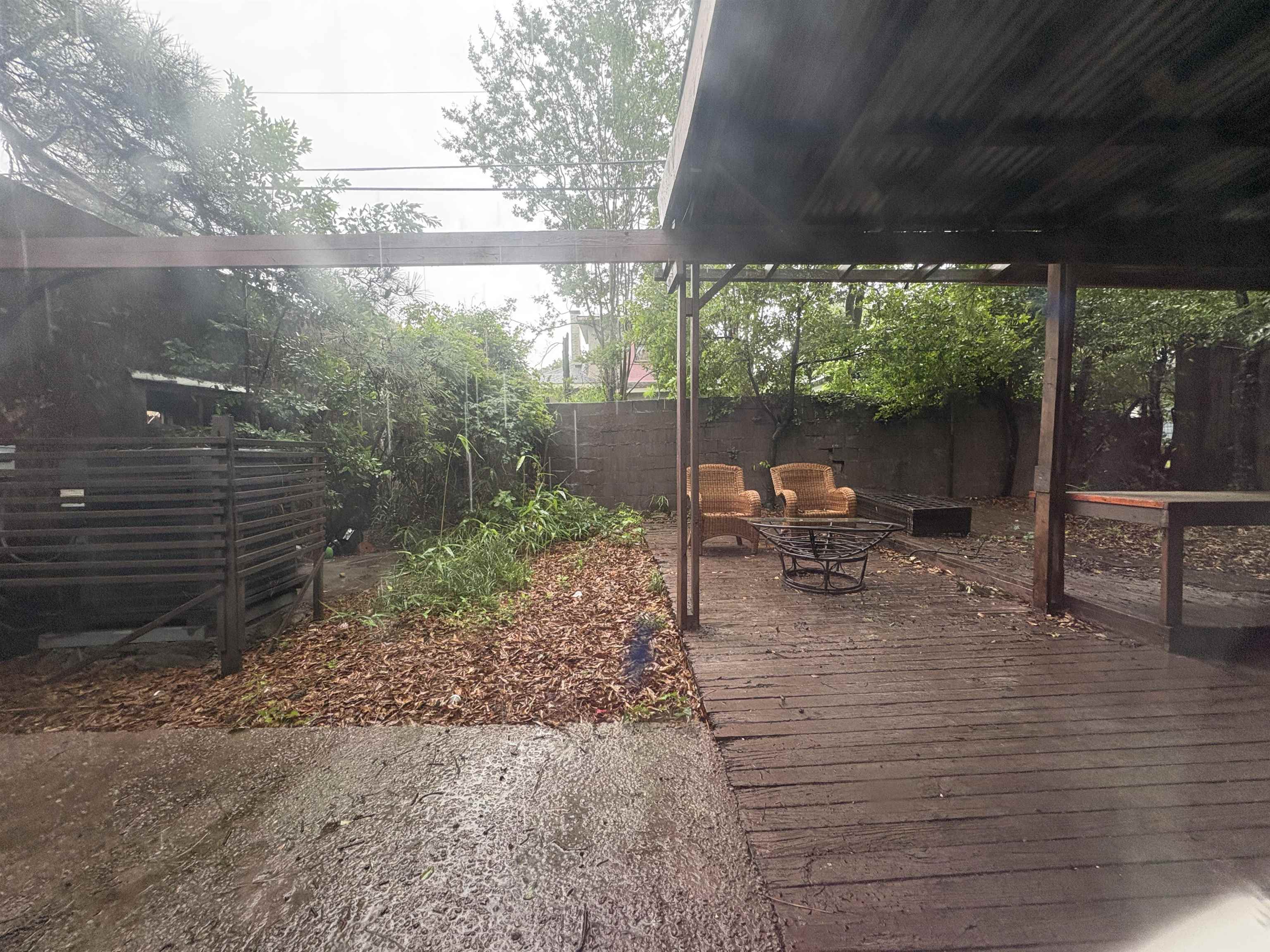 1637 Linden Ave Property Photo 9