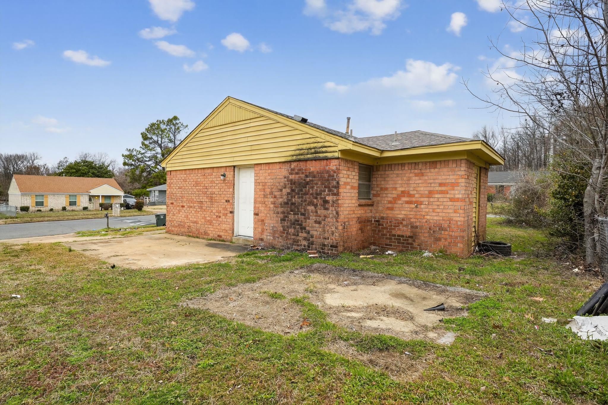 4094 Double Tree Rd Property Photo 6