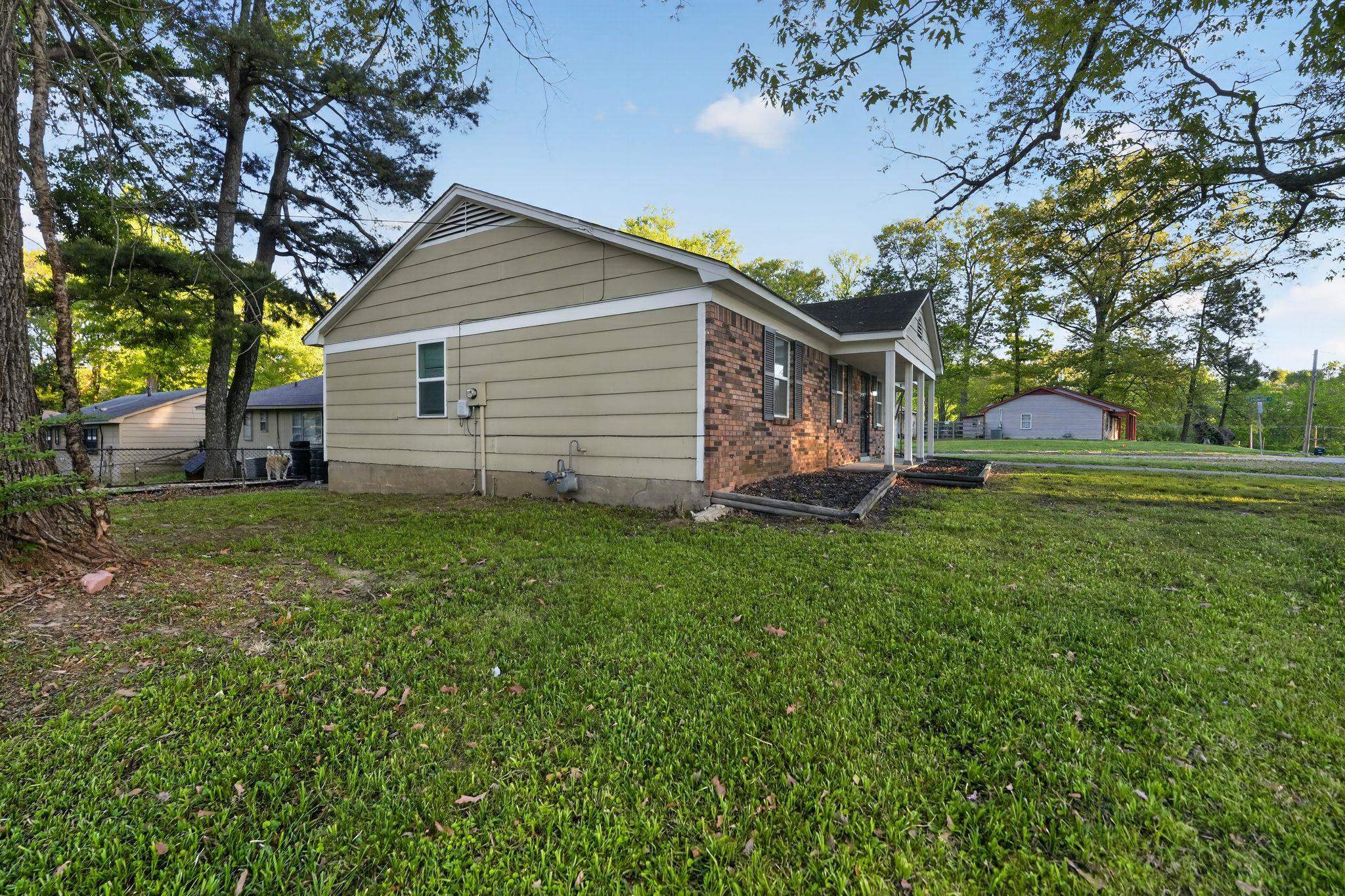 3691 Ardmore St Property Photo 8