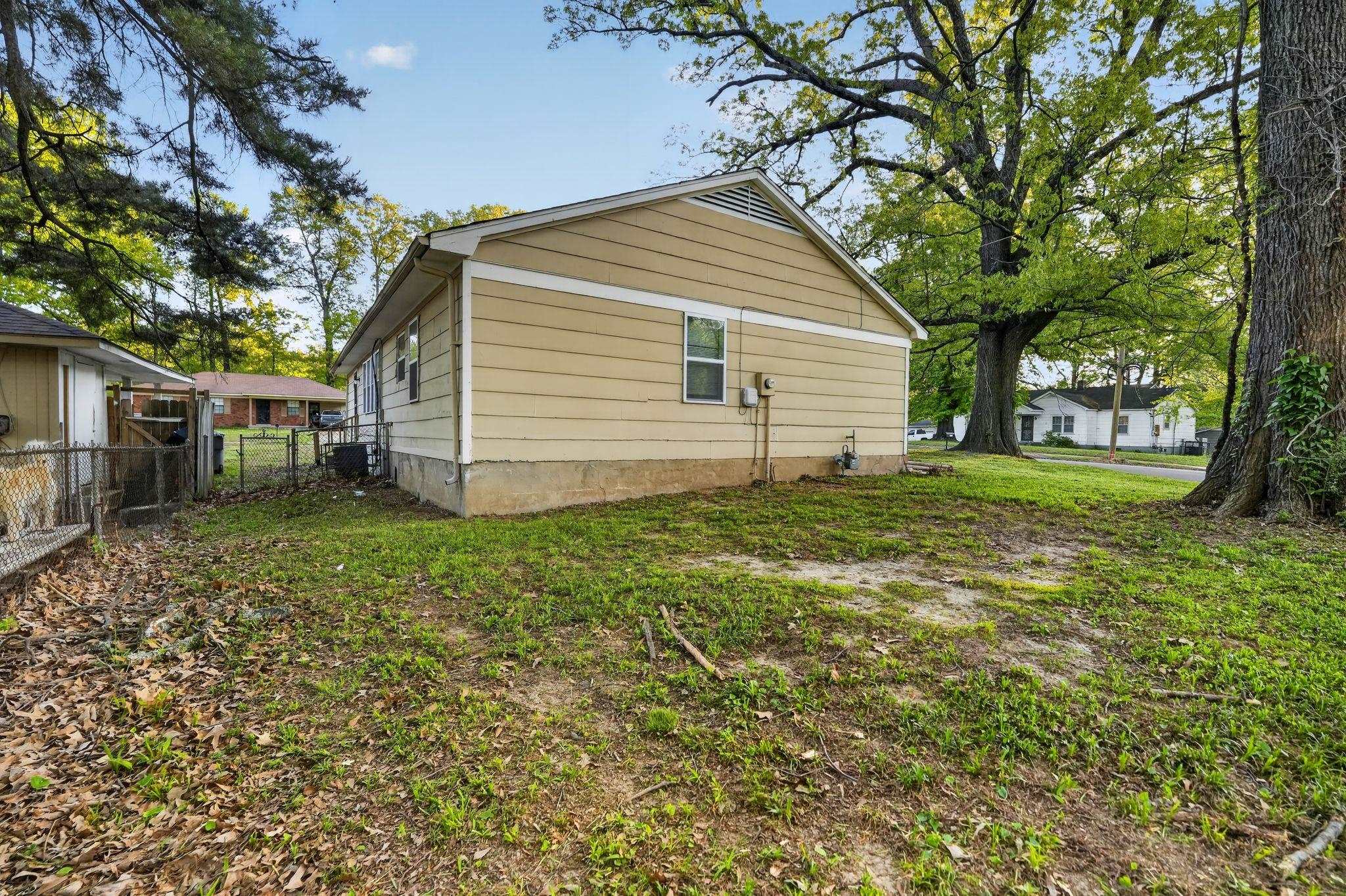 3691 Ardmore St Property Photo 9