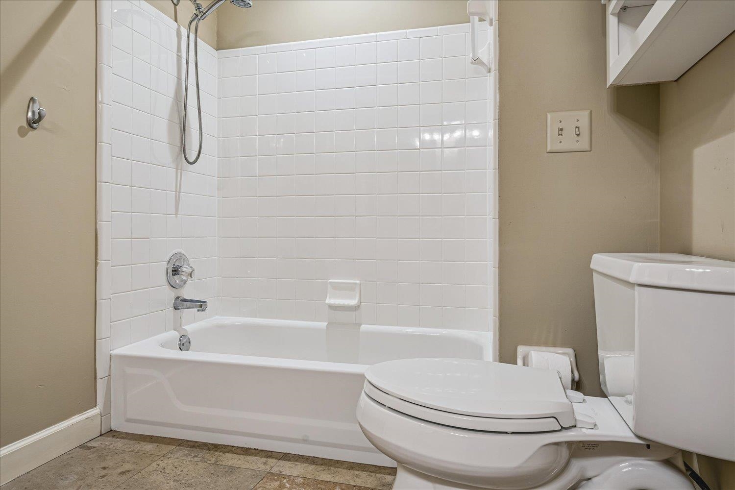 958 Harbor View Dr Property Photo 22