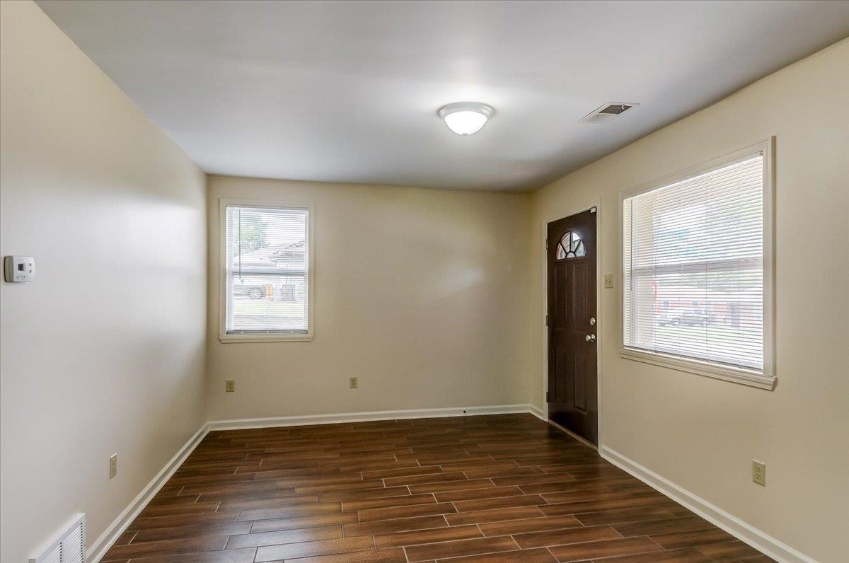 1411 Roberts Rd Property Photo 5