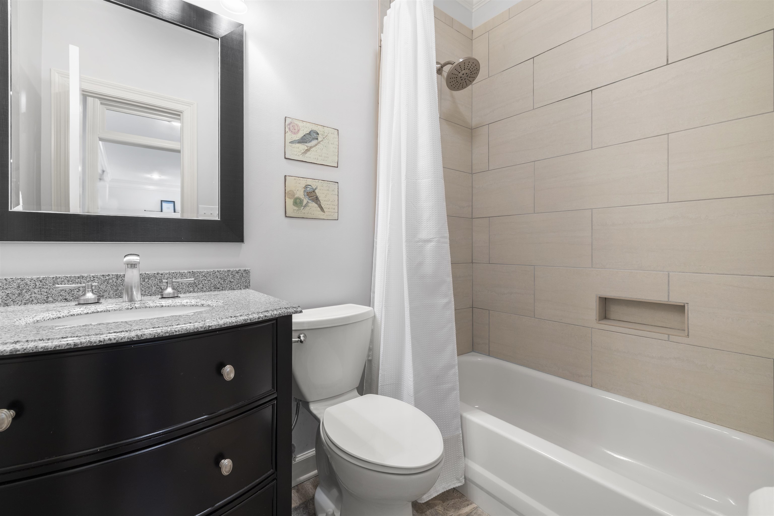 2142 Lake Page Dr Property Photo 16