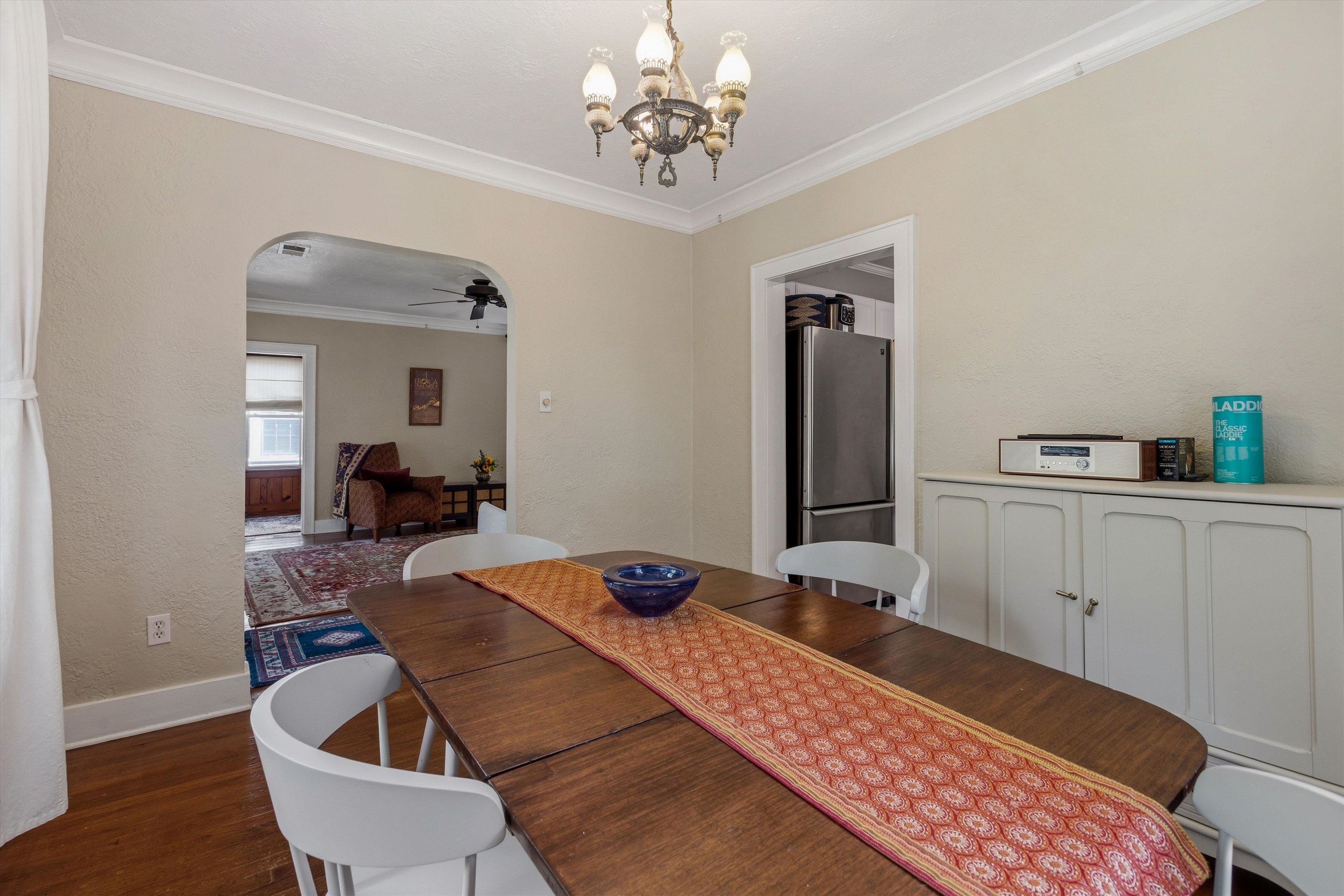564 Alexander St Property Photo 10
